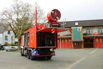 Feuerwehr Griesheim Mercedes Benz Arocs WLF2 (Florian Griesheim 1/66/2) mit dem AB-Lüfter am 18.02.23 bei einen Fototermin