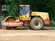 DYNAPAC-R�ttelwalze293 bei einer Parkplatzbaustelle in Ried i.I.; 090531