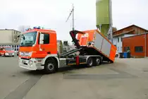 Feuerwehr Mörfelden Walldorf Mercedes Benz Actros WLF mit AB-Sonderlöschmittel (Florian Mörfelden Walldorf 2-65) am 04.03.23 bei einem Fototermin