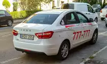 Rückansicht: Lada Vesta als Taxi. Foto: 09.2021.