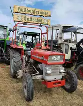 =MF 135 der Bulldogfreunde Hattenhof, gesehen bei der Oldtimerausstellung in Uttrichshausen, 07-2022