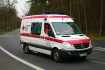 DRK Katastrophenschutz Hochtaunuskreis Mercedes Benz Sprinter KTW am 12.03.23 bei einer Evakuierung in Hanau
