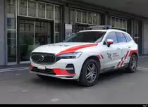 Polizei Sion - Volvo XC 60 vor dem Bahnhof in Sion am 26.02.2023