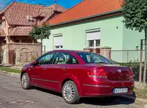 Rückansicht: Fiat Linea in RossoEsuberante. Foto: 09.2021.