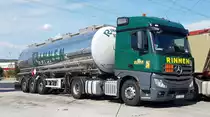 =MB Actros-Tanksattelzug von RINNEN rastet im Juli 2022 an der A 3