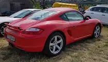 =Porsche Carrera S steht auf dem Besucherparkplatz bei der Oldtimerausstellung in Uttrichshausen, 07-2022
