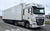 ELTRANS Transport Spedycja Logistyka (Polen) mit einem Sattelzug mit DAF XF 480 Zugmaschine am 23.03.23 Bahnhof Schönefeld.