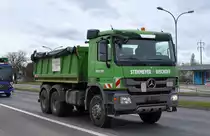 Stehmeyer + Bischoff Berlin GmbH & Co. KG mit einem MB ACTROS 3341 Baukipper am 23.03.23 Bahnhof Schönefeld.