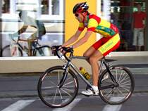  Radrennfahrer im Doppel  anlsslich des Rieder Radrennen um den groen Preis der Firma EUROL am 17.Mai 2009