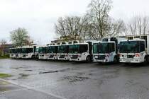 FES Mercedes Benz Econic Müllwagen am 01.04.23 in Frankfurt am Main Osthafen vom Gehweg aus fotografiert