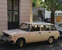 Lada 2104 alias Lada Nova Kombi, gesehen in September, 2021.