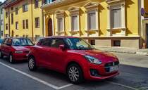 Roter Suzuki Swift Mk5 in rot. Die Aufnahme stammt vom 09.2021.