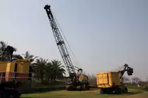 Bucyrus-Eiri Schürfkübelbagger Type 54B am 24.März 2023 im Freigelände des Mae Moh Mine Museum. Der Bagger war mit der EGAT-Nummer 35-0001 von 1959 - 1991 im Braunkohletagebau Mae Moh im Einsatz.