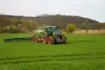 LU Norbert Mäser Fendt Vario 933 mit Kumm Güllefass am 06.04.23 beim Gärreste Fahren in der Wetterau