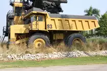 Terex Muldenkipper Type 33-11C am 24.März 2023 im Freigelände des Mae Moh Mine Museum. Der Kipper war im EGAT-Braunkohletagebau in Mae Moh im Einsatz.