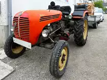 STEYR-188 wurde im Zeitraum von 1960-1966 mit einer Leistung von 28PS produziert, und erhielt nachträglich die gepolsterten Sitzunterlagen; 220424