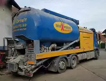 =MB Actros der Firma ORTELT steht als mobile Schrotmühle im November 2022 in Hünfeld