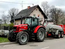 MF-6460 Dyna-6 versorgt mit dem Druckfaß Trinkwasser zur Spülung der Brunnenbohrung; 230418