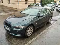 Diesen BMW 3 e92 Coupé (Tiefgrün) habe ich in Oktober, 2021 fotografiert.