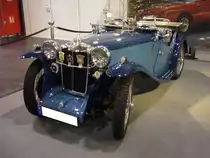 MG PA Roadster, gebaut in den Jahren 1934 und 1935. Der intern auch  Midget  (Zwerg) genannte PA, ist mit einem Vierzylinderreihenmotor, der aus einem Hubraum von 847 cm³ 36 PS leistet, motorisiert. Neben der gezeigten Roadster-Version gab es von diesem Modell noch eine Coupe-Version. Techno Classica Essen am 13.04.2023.