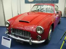 Lancia Flaminia Sport Zagato aus dem Jahr 1959. Gebaut wurde das Sport-Coupe in den Jahren von 1959 bis 1967. Hier konnte ich eines von 199 gebauten Fahrzeugen der ersten Serie (bis 1961) ablichten. Der V6-Motor leistet 151 PS aus einem Hubraum von 2458 cm³. Techno Classica Essen am 13.04.2023.