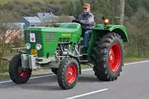 Deutz D 6006 Traktor, nahm an der Rundfahrt in der Nähe von Brachtenbach teil. 10.04.2023