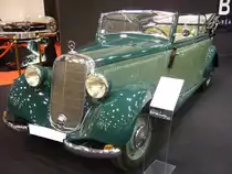Dieses Mercedes Benz W136 170V Cabriolet B wurde am 28.02.1938 neu ausgeliefert. Produziert wurde dieses Modell in den Jahren von 1936 bis 1940. Der Vierzylinderreihenmotor hat einen Hubraum von 1697 cm³ Hubraum und leistet 38 PS. Techno Classica Essen am 13.04.2023.