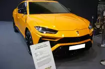 Lamborghini Urus. Der erste SUV der Marke Lamborghini ist seit dem Jahr 2018 im Handel. Angetrieben wird das Kraftpaket von einem V8-Motor mit einem Hubraum von 3996 cm³ und einer Leistung von 650 PS. Techno Classica Essen am 13.04.2023.
