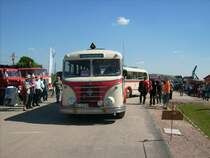 Der H6B mit H�nger kahm gerade von seiner Rundfahrt wieder zur�ck zum Oldtimertreffen in Werdau