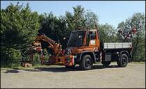 U500 beim mhen der Grasflchen an der Salzhalle in Drolshagen. (02.06.2009)