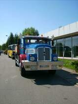 H6 Pritsche stand auf demarkplatz vor dem Autohaus beim Oldtimertreffen in Werdau