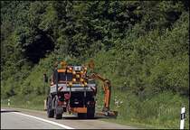 Hier der U500 der AM Ldenscheid beim mhen zwischen Drolshagen und Meinerzhagen. (02.06.2009)