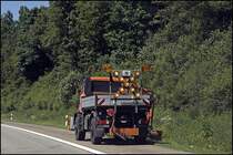 Hier der U500 der AM Ldenscheid beim mhen zwischen Drolshagen und Meinerzhagen. (02.06.2009)