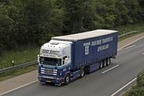 Dieser SCANIA TOPLINE 124L 420PS  SUPER  der RUUD BORST Transport B.V. aus Lopik/Holland