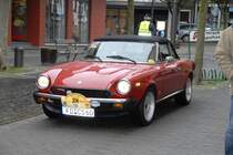 Fiat 124 Spider, Bj. 1981, 105 PS wartet auf den Start zur OLdtimersternfahrt nach Langenselbold zum Hessentag, 00.06.2009 in Hnfeld