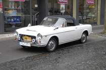 Fiat 1200 Cabrio, Bj. 1962, 48 PS vor dem Start zur 3. ADAC Oldtimersternfahrt zum Hessentag in Langenselbold, Startort Hnfeld, 06.06.2009
