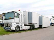 RENAULT mit Spezialauflieger ist mit Circus L.Knie unterwegs, und macht gerade Station in Ried i.I.;090606