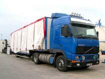 VOLVO-FH2 ist mit Circus L.Knie auf sterreich-Tournee, und gastiert dzt. in Ried i.I.; 090606