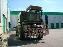 M�hdrescher E514 auf dem Betriebsgel�nde in Meinersdorf von wo aus man sich beim Umzug eingefedelt hat.