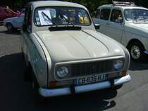 Renault R4TL Sondermodell  Savane  aus dem Jahr 1989. Der Vierzylinderreihenmotor dieses  späten  Renault R4 hat einen Hubraum von 1108 cm³ und leistet 34 PS. French Car Devotion an Mo´s Bikertreff in Krefeld am 04.06.2023.