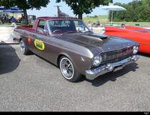 Ford Falcon an der Oldtimer Ausstellung im Flugplatz Areal in Bleienbach am 28.05.2023