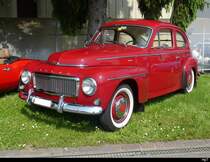 Roter Volvo an der Oldtimer Ausstellung im Flugplatz Areal in Bleienbach am 28.05.2023