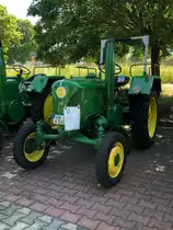 =John Deere-Lanz 20 steht im Juni 2023 bei der Oldtimerausstellung in Angersbach