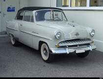 Opel Rekord an der Oldtimer Ausstellung im Flugplatz Areal in Bleienbach am 28.05.2023