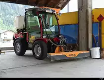 Kleintraktor - Carraro SP 5008 abgestellt in Zweisimmen am 27.05.2023