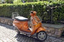 Vespa-Motorroller in Allensbach/Landkreis Konstanz (03.05.2023)