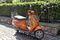 Vespa-Motorroller in Allensbach/Landkreis Konstanz (03.05.2023)