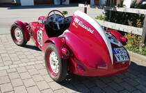 =Fiat Giannini Formel Junior der Familie Distler, Bj. 1939, 595 ccm, 30 PS. Die Aufnahme entstand vor der Präsentation der Rennteilnehmer des Rossbergrennens  Edelweiss-Bergpreis  2022 im Markt Berchtesgaden.
