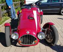 =Fiat Giannini Formel Junior der Familie Distler, Bj. 1939, 595 ccm, 30 PS. Die Aufnahme entstand vor der Präsentation der Rennteilnehmer des Rossbergrennens  Edelweiss-Bergpreis  2022 im Markt Berchtesgaden.