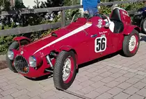 =Fiat Giannini Formel Junior der Familie Distler, Bj. 1939, 595 ccm, 30 PS. Die Aufnahme entstand vor der Präsentation der Rennteilnehmer des Rossbergrennens  Edelweiss-Bergpreis  2022 im Markt Berchtesgaden.
